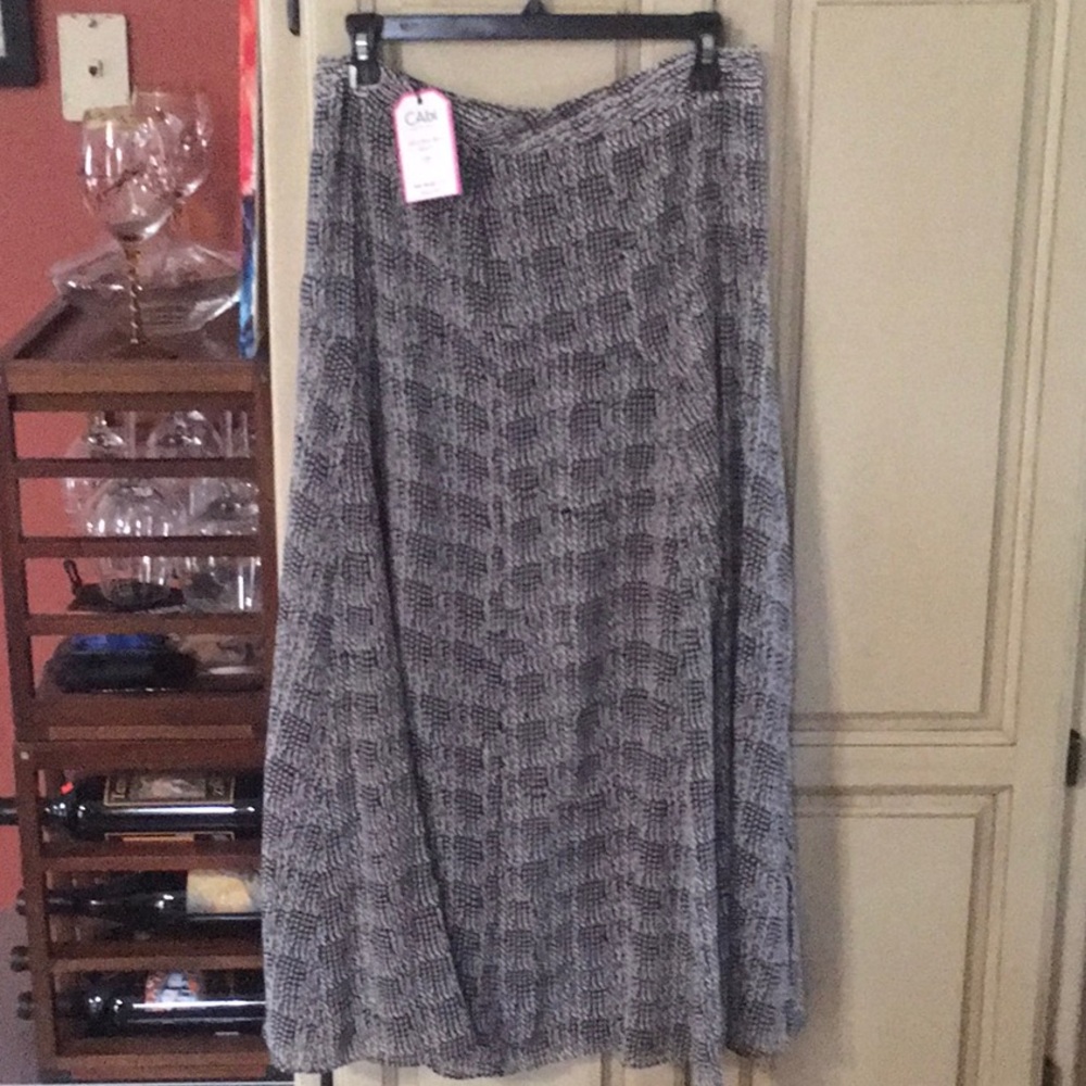 Cabi Chloe Maxi Skirt Black Off-White size 4 and 6